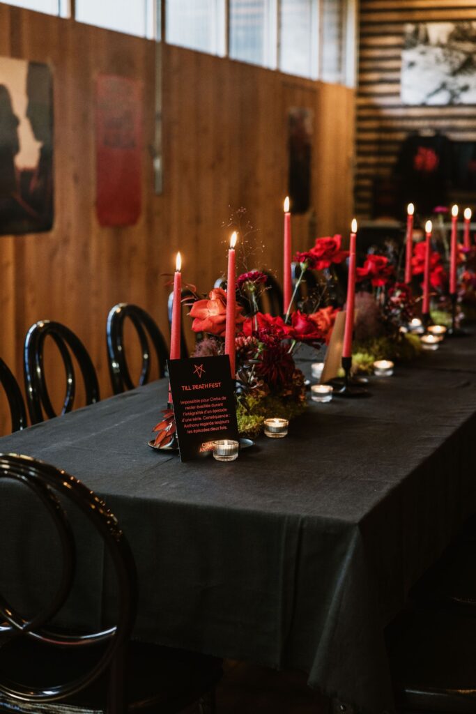 Mariage Atypique en Suisse à La Scie, Buvette de la Patinoire à Charmey. Mariés tatoués, mariage Metal, ambiance rock Suisse, Photographe de Mariage atypique