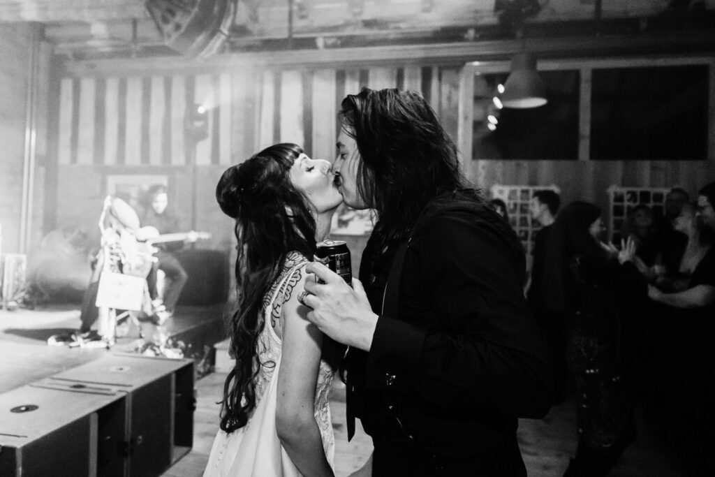 Photographe de mariage atypique en suisse romande, photo de la soirée