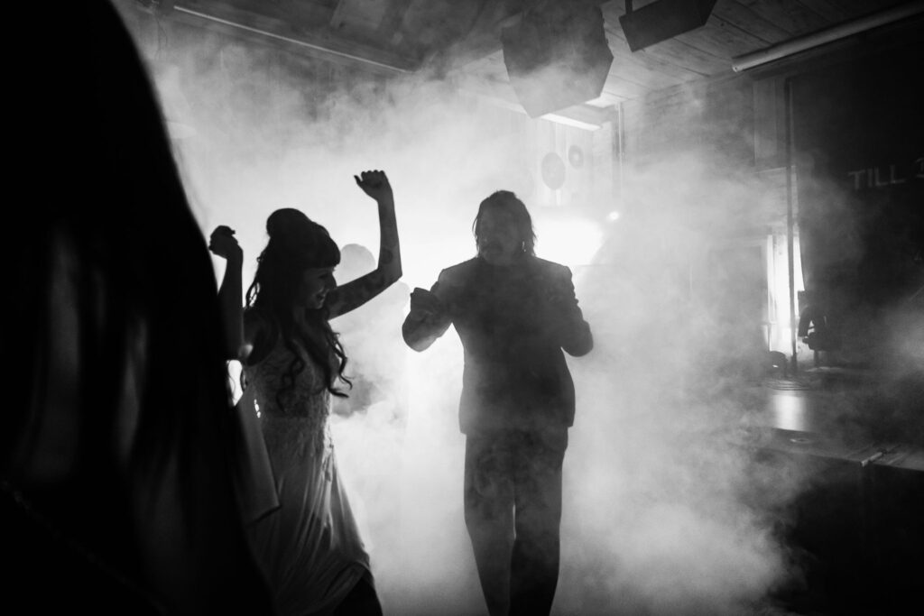 Photographe de mariage atypique en suisse romande, photo de la soirée