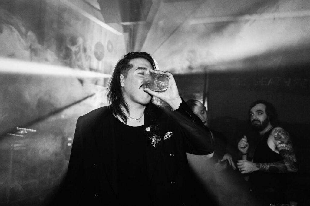 Photographe de mariage atypique en suisse romande, photo de la soirée