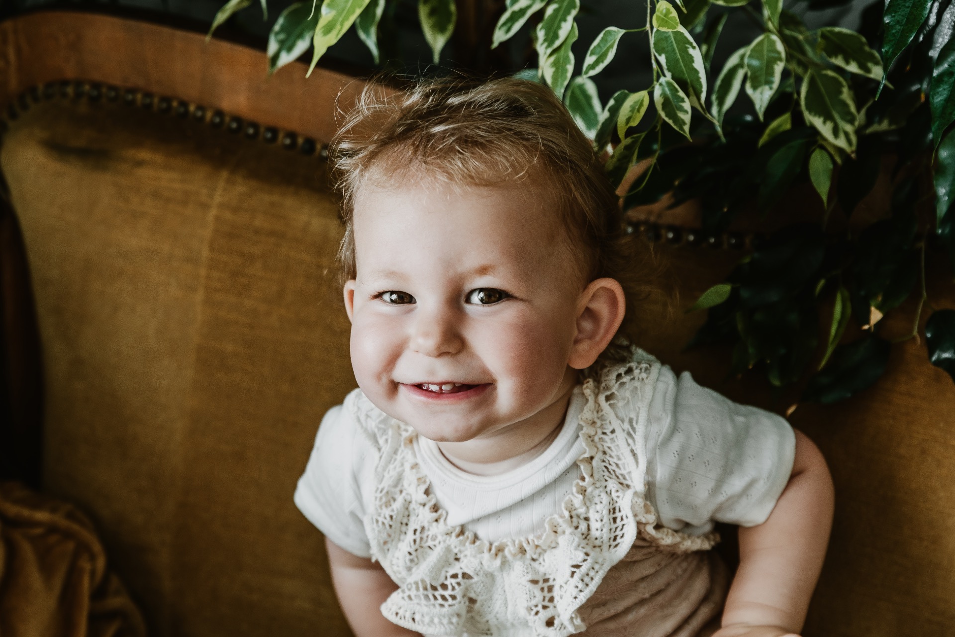 Portrait d'enfant en studio lifestyle à la chaux-de-fonds en Suisse