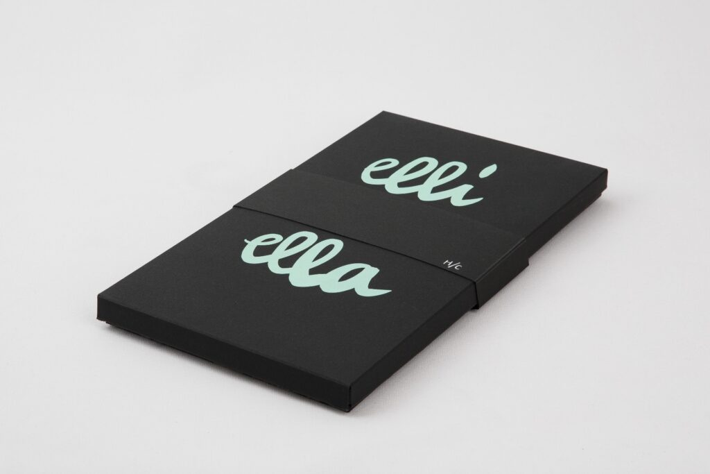 Photographie d'objets pour les professionnels. Packshot sur fond blanc en suisse, reproduction d'oeuvres d'art en studio photo en Suisse